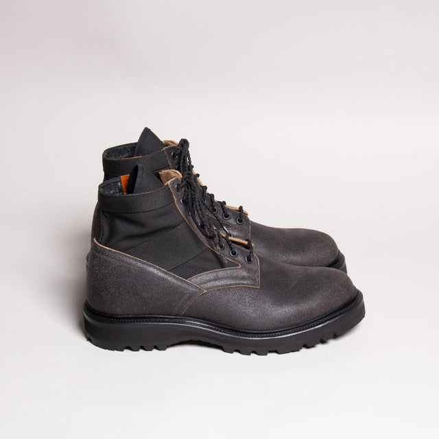 The Jungle Boot - Black Washed Waxed Flesh